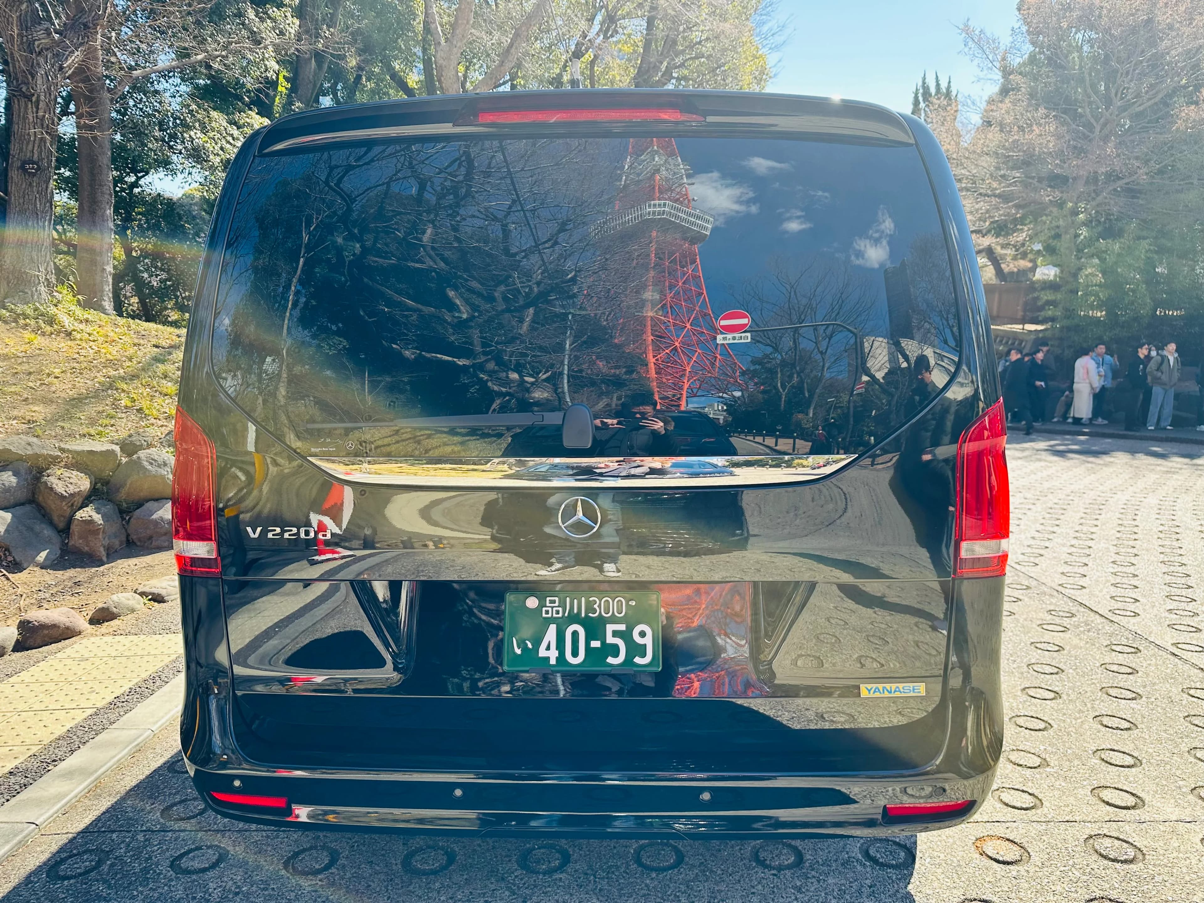 Mercedes-Benz V-Class Extra Long - View 3