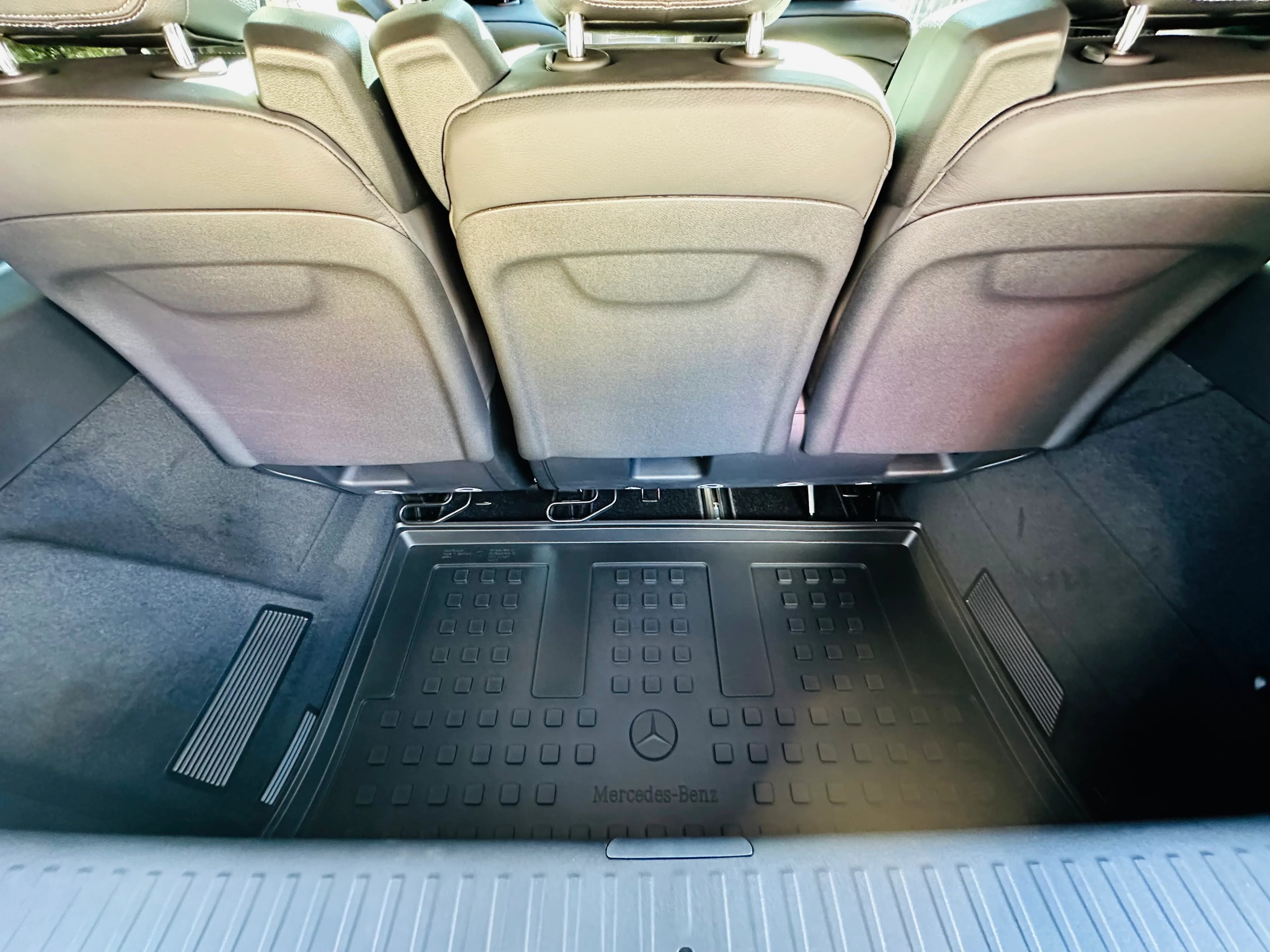 Mercedes-Benz V-Class Extra Long - View 5