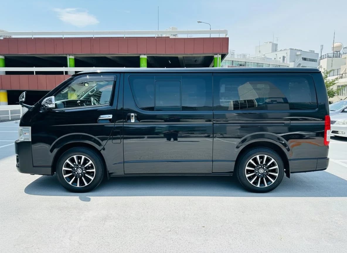 Toyota Hiace Grand Cabin - View 2