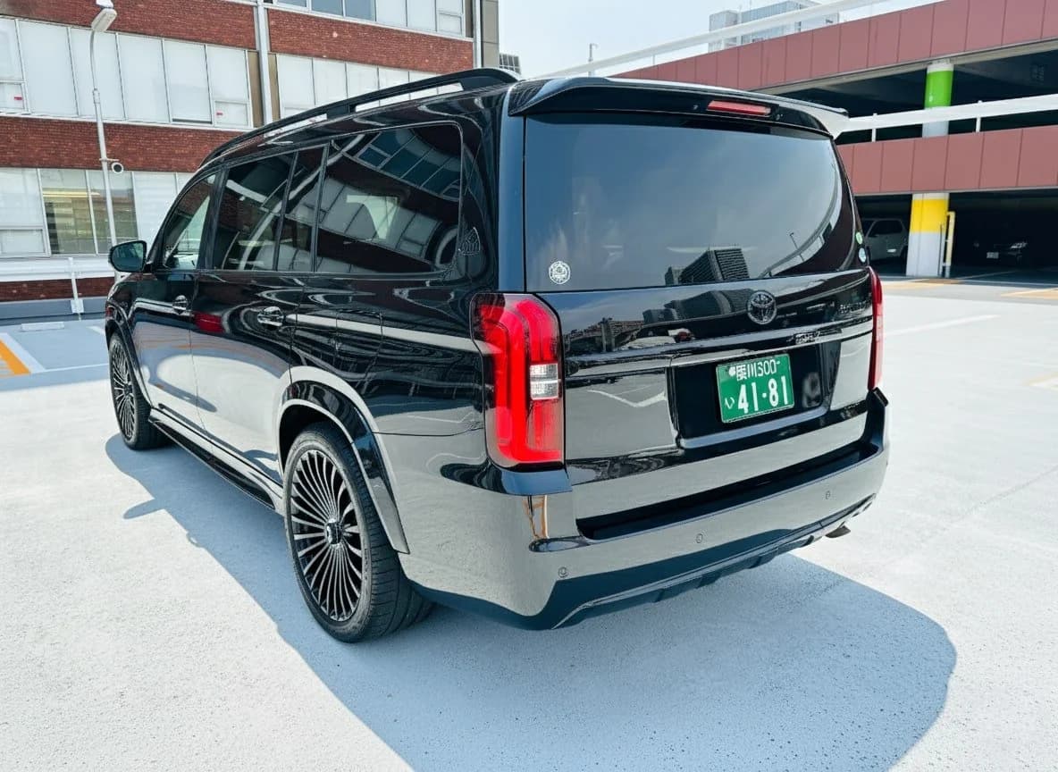 Toyota Hiace Grand Cabin - View 3