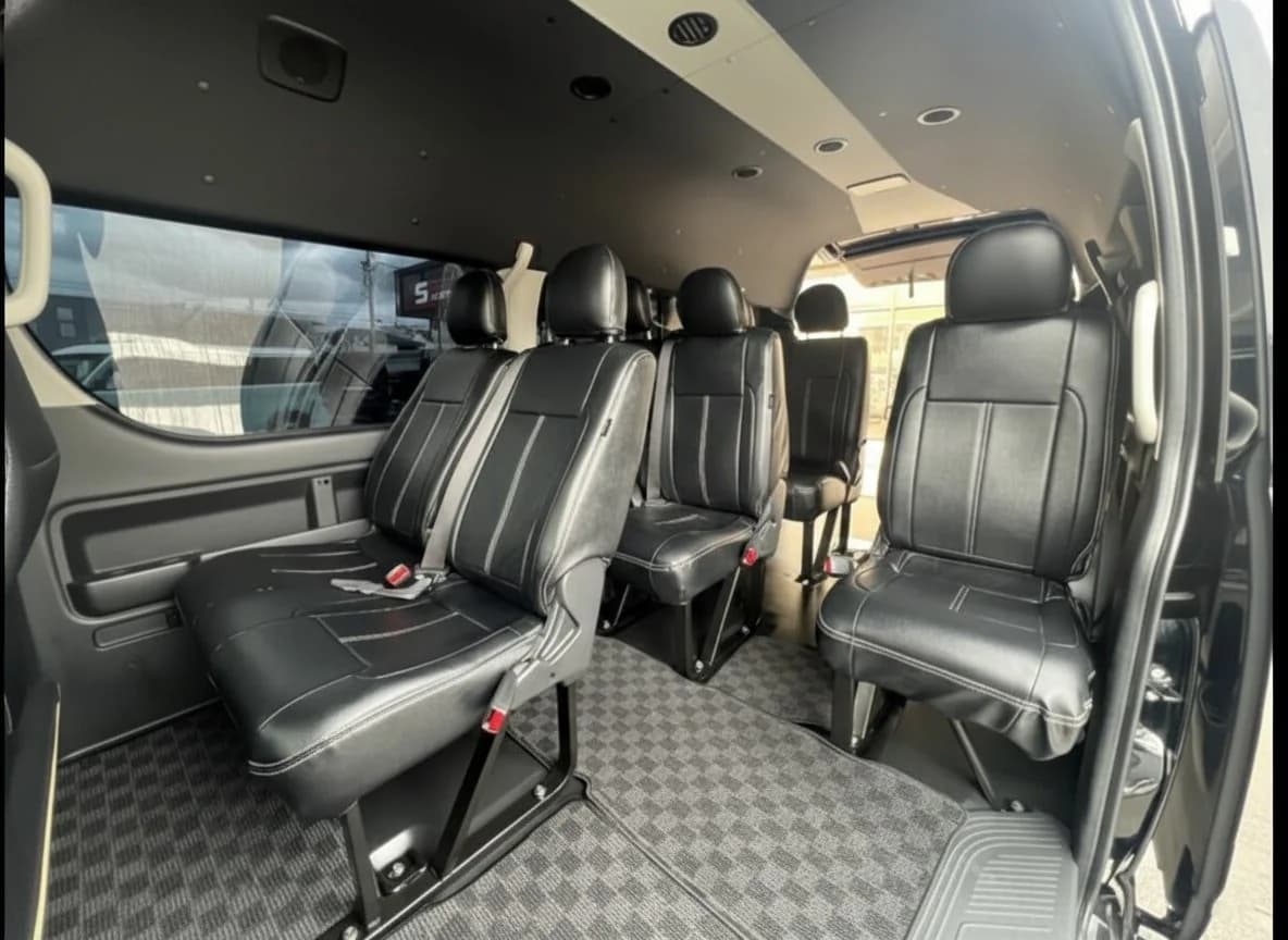Toyota Hiace Grand Cabin - View 4