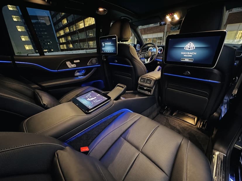 ラグジュアリー内装